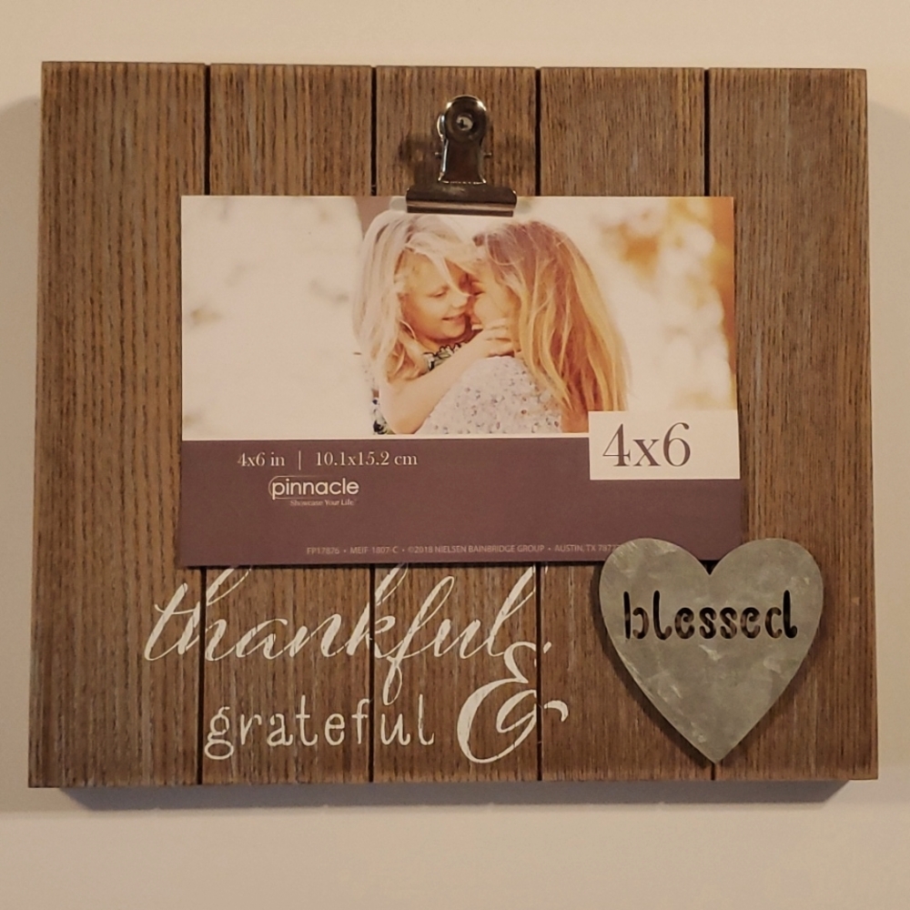 Nielsen Bainbridge Group 4x6 Picture Clip with Galvanized Blessed Heart